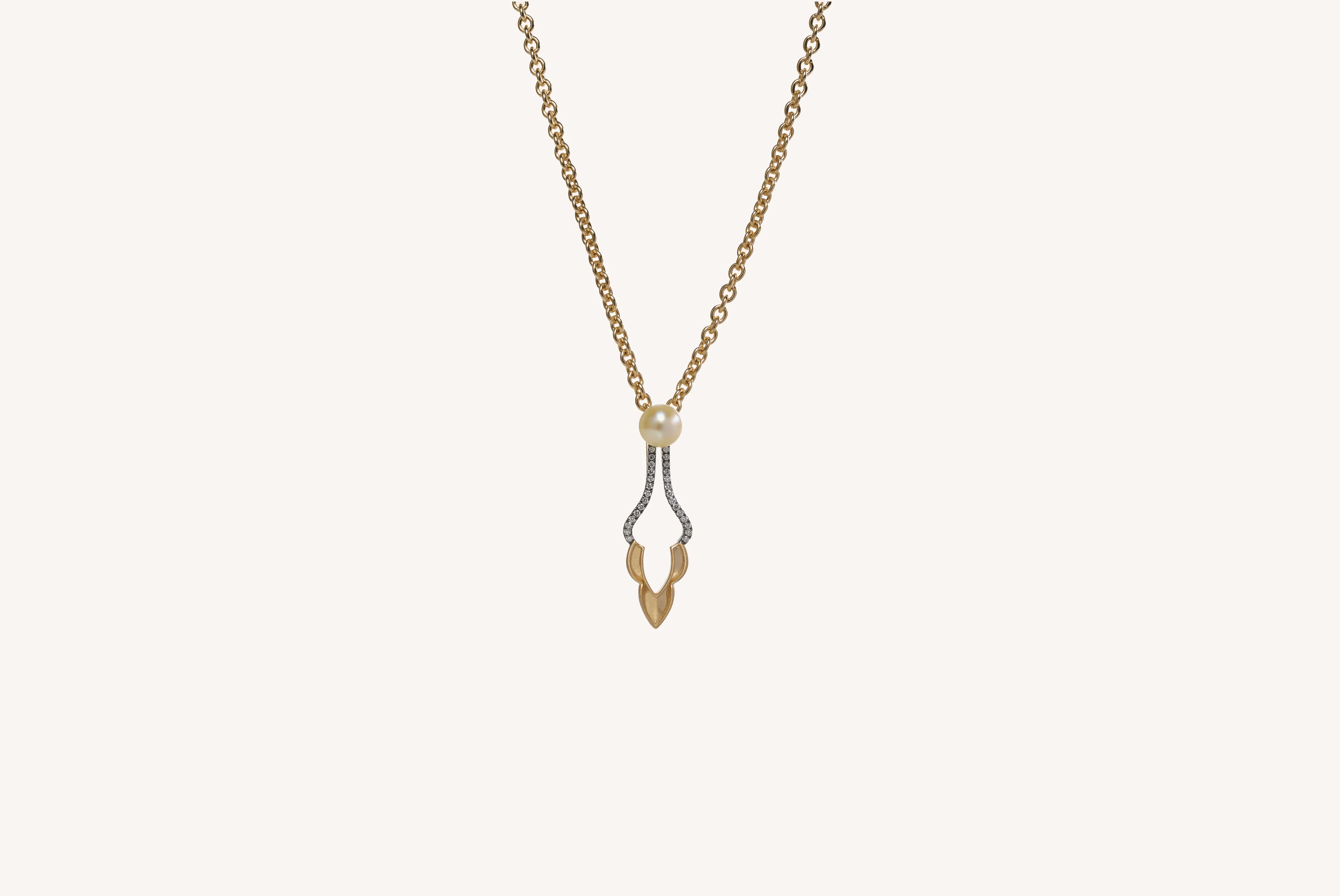 Timeless Bahraini Pearl Artistry